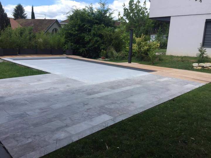 Platelage de piscine en bois Claix