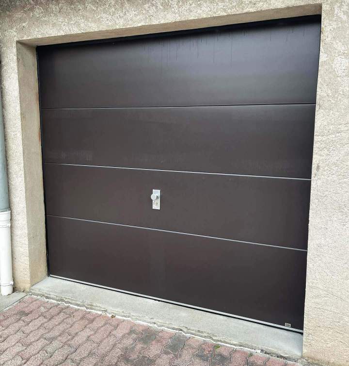 Pose de porte de garage Claix