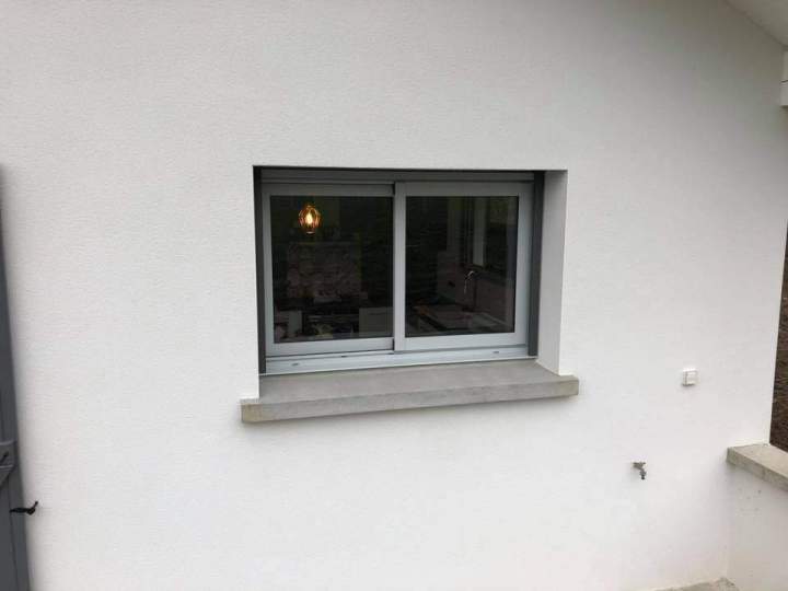 Nous nous occupons de la pose de vos fenêtres.